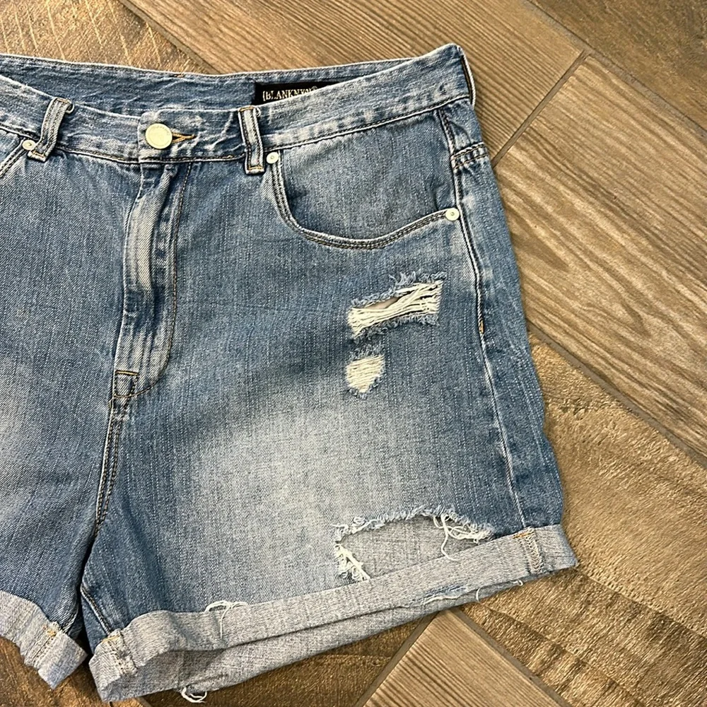 BLANKNYC Distressed Denim Shorts Size 31 High Rise Cuffed Hem Medium Wash